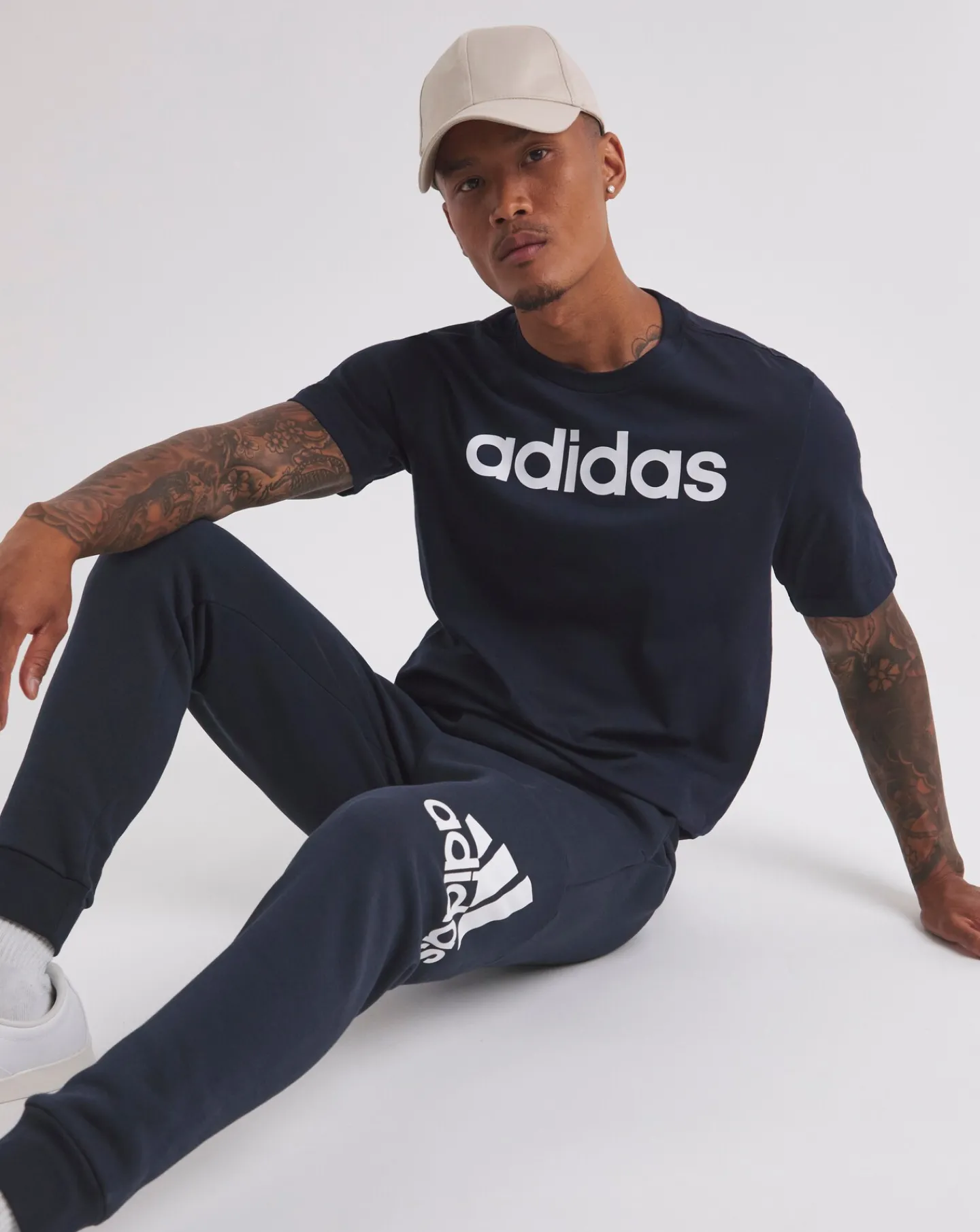 adidas Essentials Logo T-Shirt