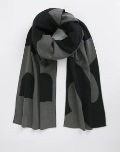 BOSS Large Logo Knitted Scarf