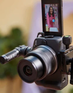 Canon EOS R50 APS-C Mirrorless Camera inc RF-S 18-45mm Lens -