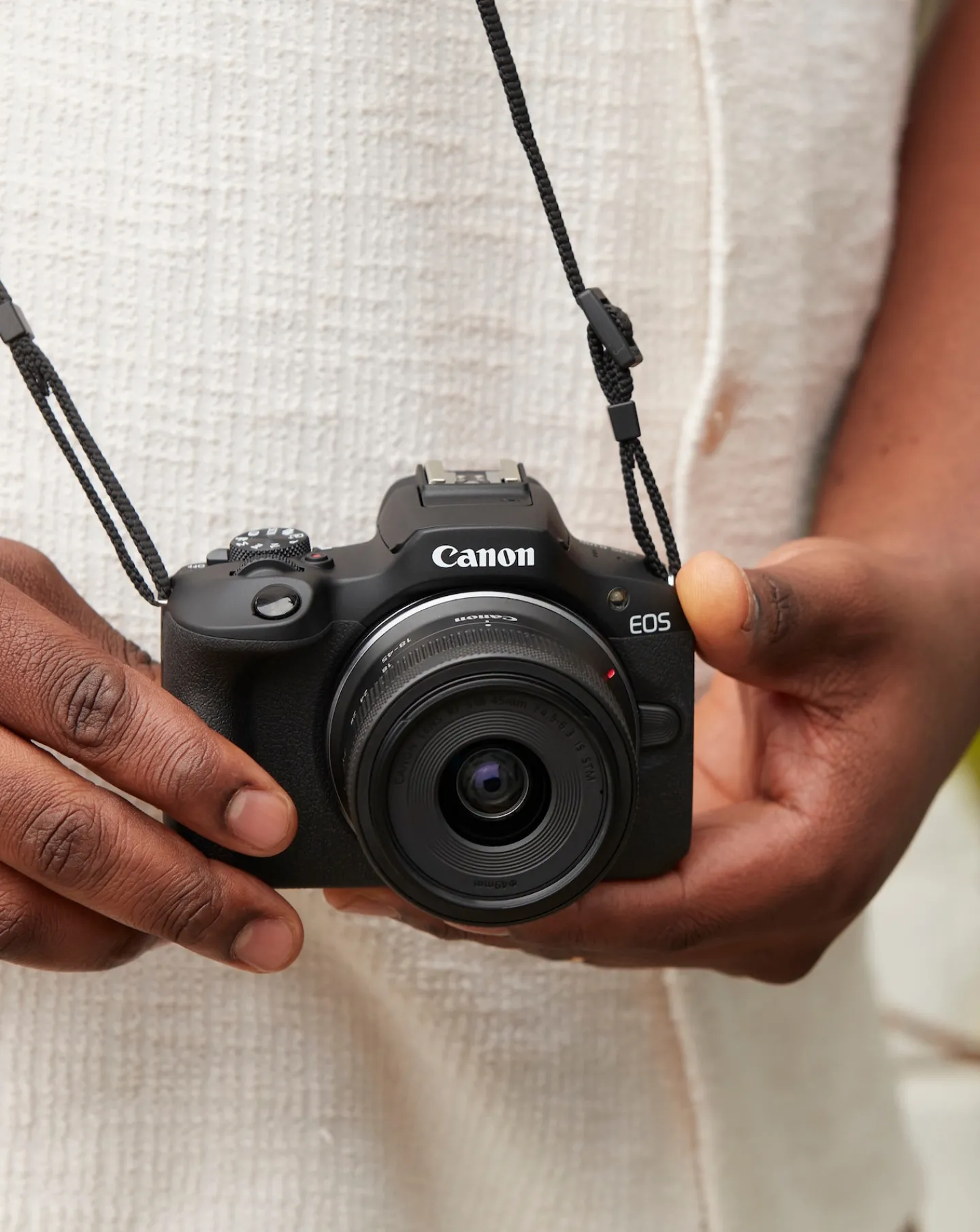 Canon EOS R100 APS-C Mirrorless Camera inc RF-S 18-45mm Lens -