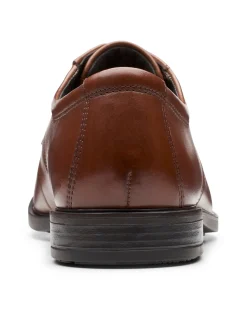 Clarks Howard walk shoes