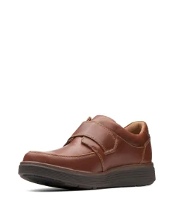 Clarks Un Abode Strap Wide Fit Shoe