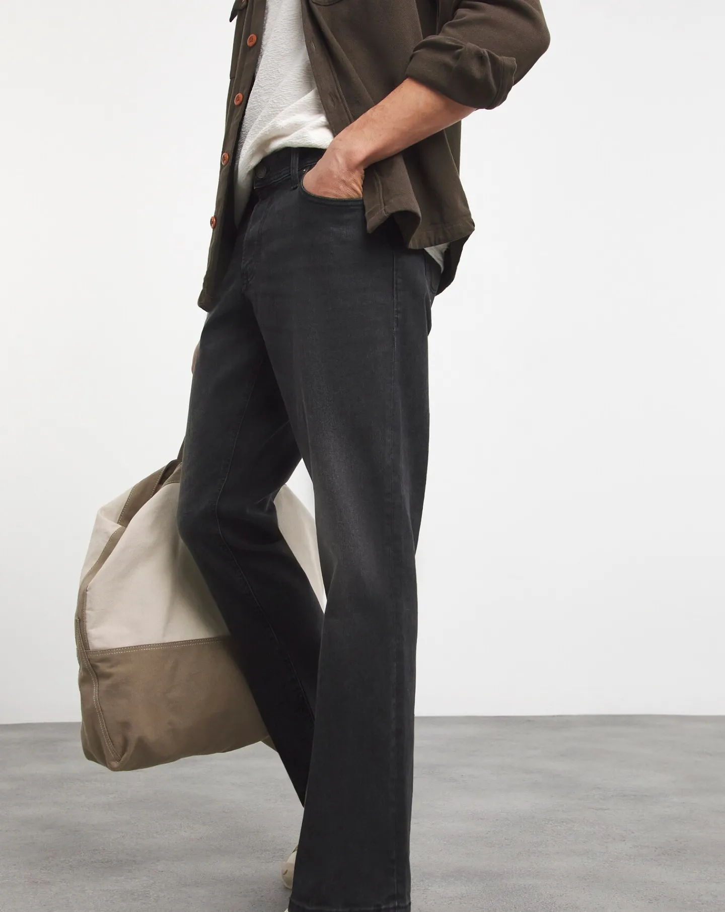 JACK & JONES Jack & Jones Slim Tapered Fit Glenn Jeans in Washed Black