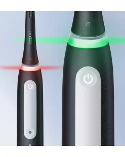 Oral B Oral-B iO4 Black with Travel Case