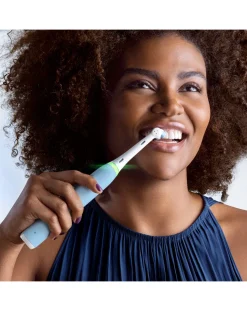 Oral B Oral-B iO3 Ice Blue Electric Toothbrush